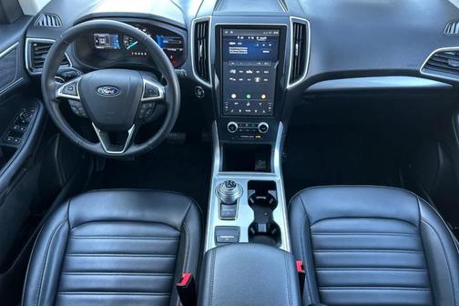 Iconic Silver Metallic 2024 Ford Edge SEL