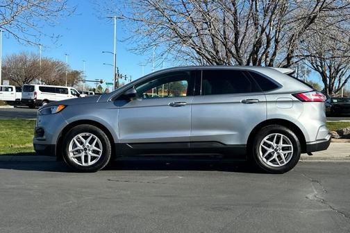 Iconic Silver Metallic 2024 Ford Edge SEL