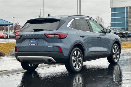 2025 Ford Escape Platinum