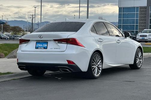 2018 Lexus IS 300 Base