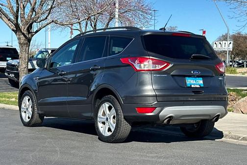 Magnetic 2016 Ford Escape SE