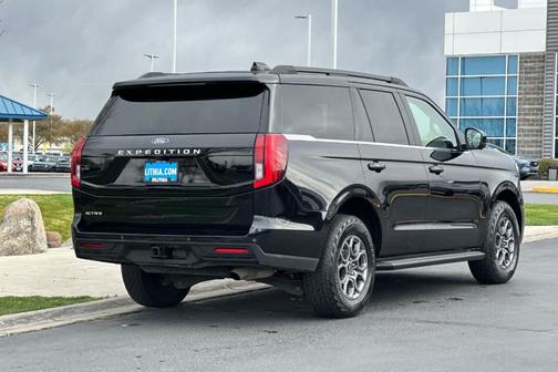Agate Black Metallic 2025 Ford Expedition Active