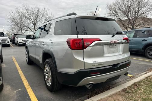 Quicksilver Metallic 2018 GMC Acadia SLT-1