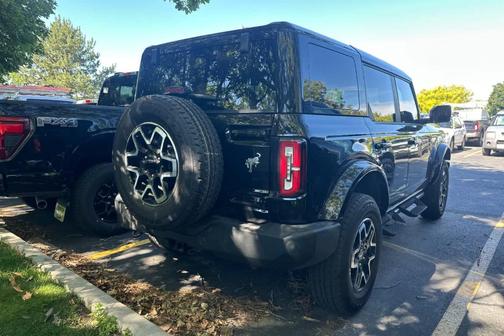 Shadow Black 2024 Ford Bronco Outer Banks