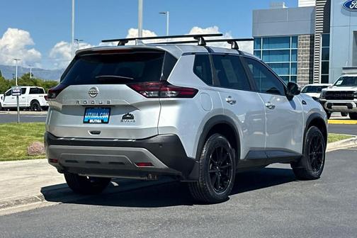 Brilliant Silver Metallic 2023 Nissan Rogue SV