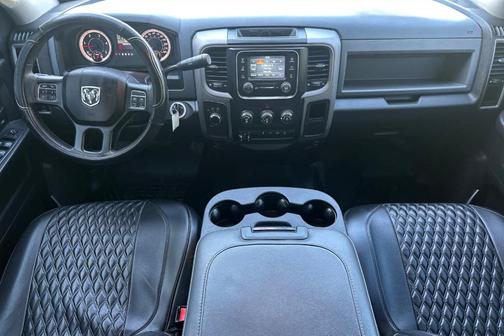 Delmonico Red Pearlcoat 2016 RAM 3500 Tradesman