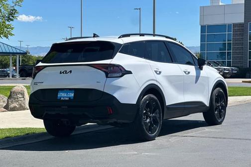Glacial White Pearl 2025 Kia Sportage X-Line