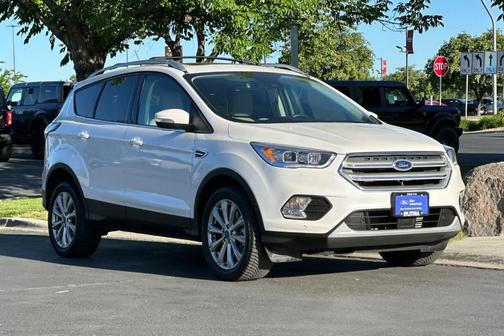 White Platinum Tri-Coat Metallic 2018 Ford Escape Titanium