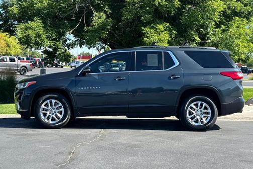 Graphite Metallic 2020 Chevrolet Traverse LT Leather