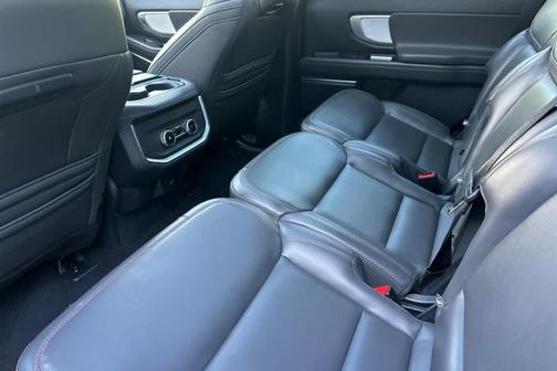 Oxford White 2025 Ford Expedition Active