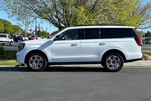 Oxford White 2025 Ford Expedition Active