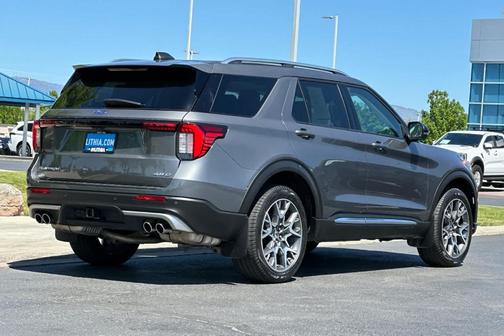 Carbonized Gray Metallic 2025 Ford Explorer Platinum