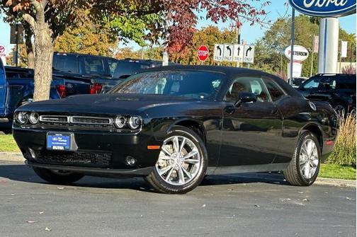 2022 Dodge Challenger SXT