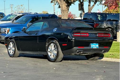 2022 Dodge Challenger SXT