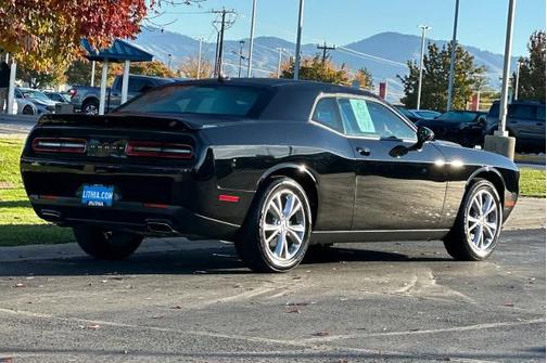 2022 Dodge Challenger SXT