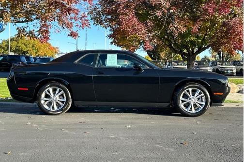 2022 Dodge Challenger SXT