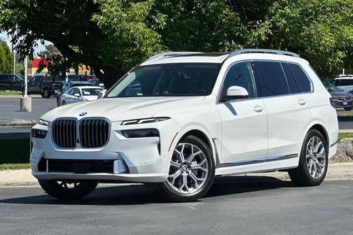 Alpine White 2024 BMW X7 xDrive40i