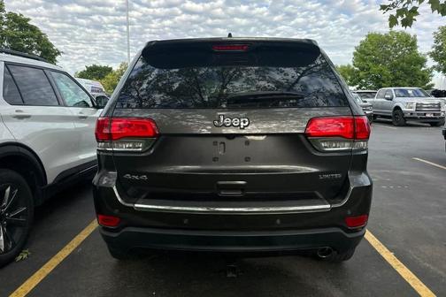 Granite Crystal Clearcoat Metallic 2017 Jeep Grand Cherokee Limited