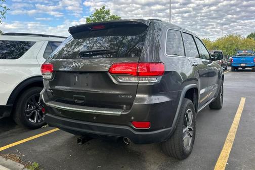 Granite Crystal Clearcoat Metallic 2017 Jeep Grand Cherokee Limited