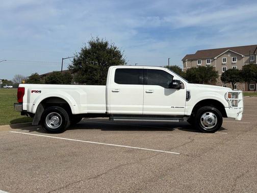 2022 Ford F-350 Lariat