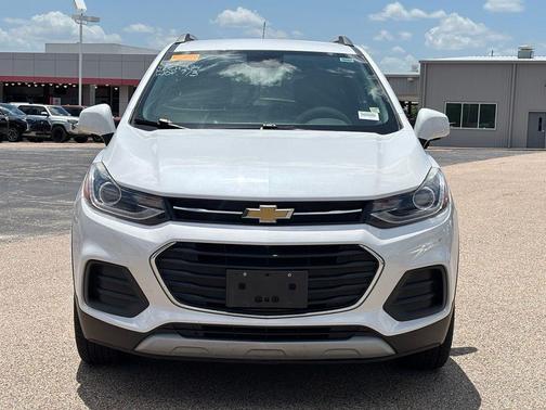 Iridescent Pearl Tricoat 2021 Chevrolet Trax LT