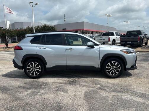 2023 Toyota Corolla Cross Hybrid SE