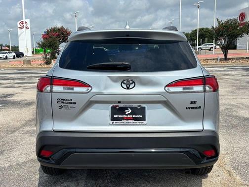 2023 Toyota Corolla Cross Hybrid SE
