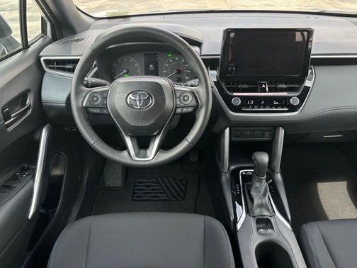2023 Toyota Corolla Cross Hybrid SE