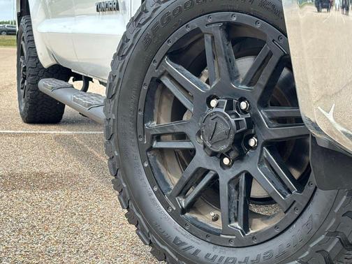 Super White 2018 Toyota Tundra SR5