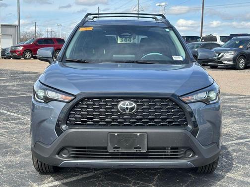 2024 Toyota Corolla Cross LE