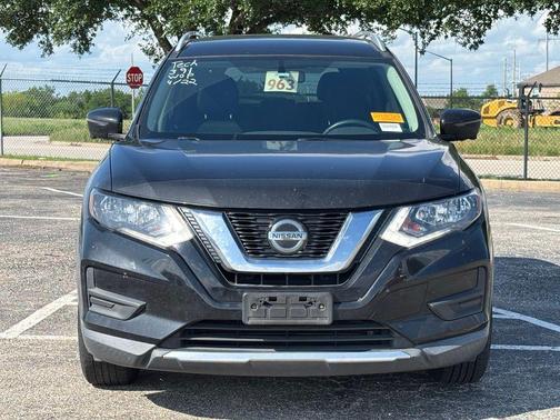 Magnetic Black 2018 Nissan Rogue SV