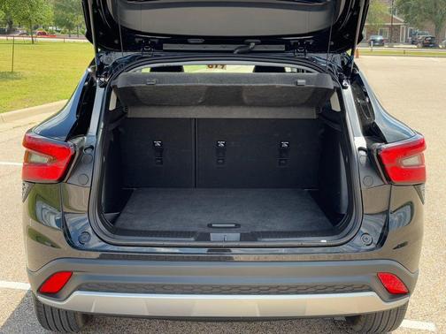 Mosaic Black Metallic 2025 Chevrolet Trax LT