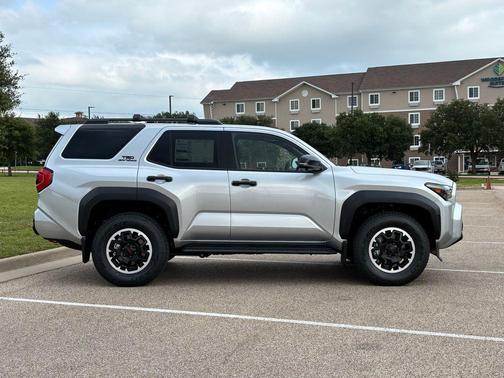L0 2026 Toyota 4Runner TRD Off Road Premium