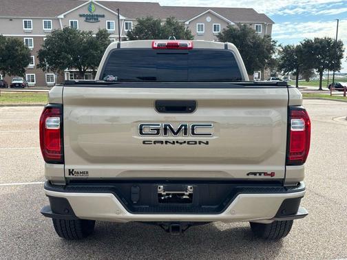 2024 GMC Canyon AT4