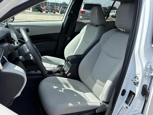 Wind Chill Pearl 2026 Toyota Corolla Cross LE