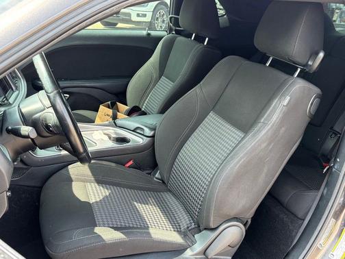 Granite Pearlcoat 2020 Dodge Challenger SXT