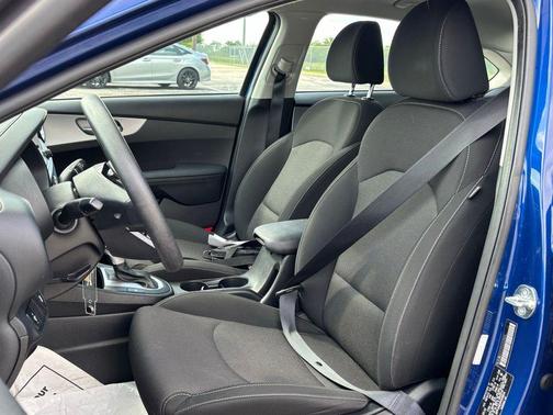 Deep Sea Blue 2023 Kia Forte LXS