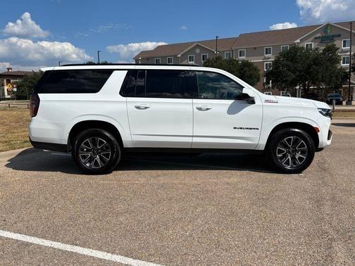2023 Chevrolet Suburban 4WD Z71