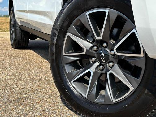 2023 Chevrolet Suburban 4WD Z71