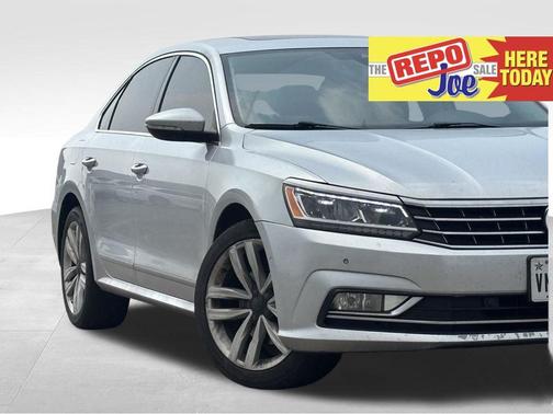 Reflex Silver Metallic 2017 Volkswagen Passat 1.8T SEL Premium
