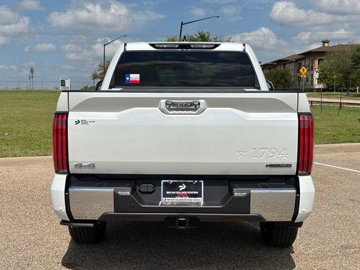 89 2026 Toyota Tundra Hybrid 1794 Edition