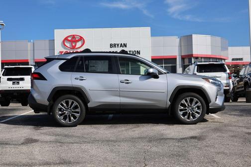 2025 Toyota RAV4 XLE Premium