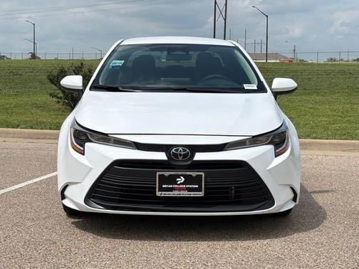 Ice Cap 2024 Toyota Corolla LE