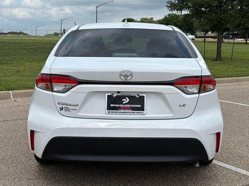 Ice Cap 2024 Toyota Corolla LE
