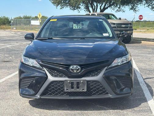 2020 Toyota Camry SE