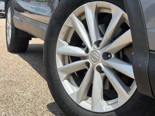 Gun Metallic 2017 Nissan Rogue Sport SV