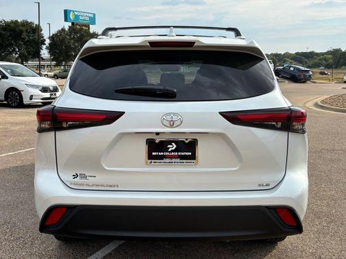 2025 Toyota Highlander XLE