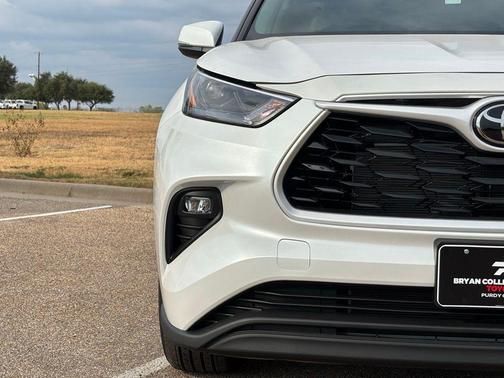 2025 Toyota Highlander XLE