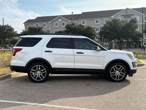 2017 Ford Explorer sport