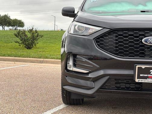 AGATE BLACK METALLIC 2024 Ford Edge ST Line